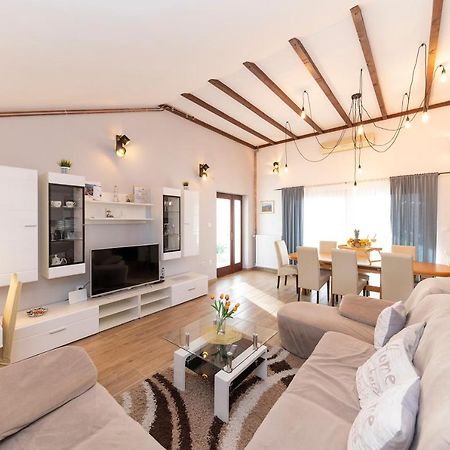 Apartman Lana Biograd Na Moru Eksteriør billede