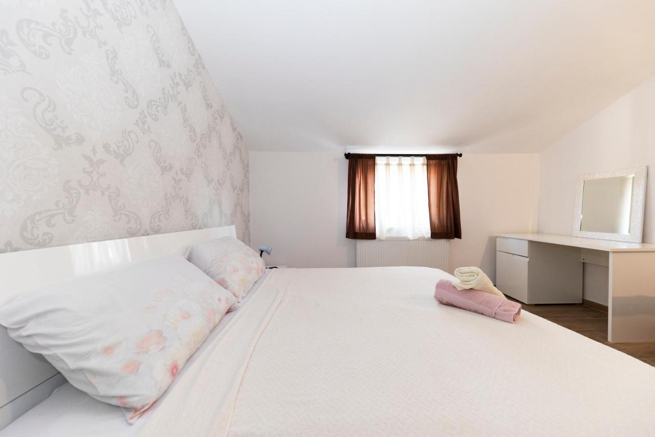 Apartman Lana Biograd Na Moru Eksteriør billede