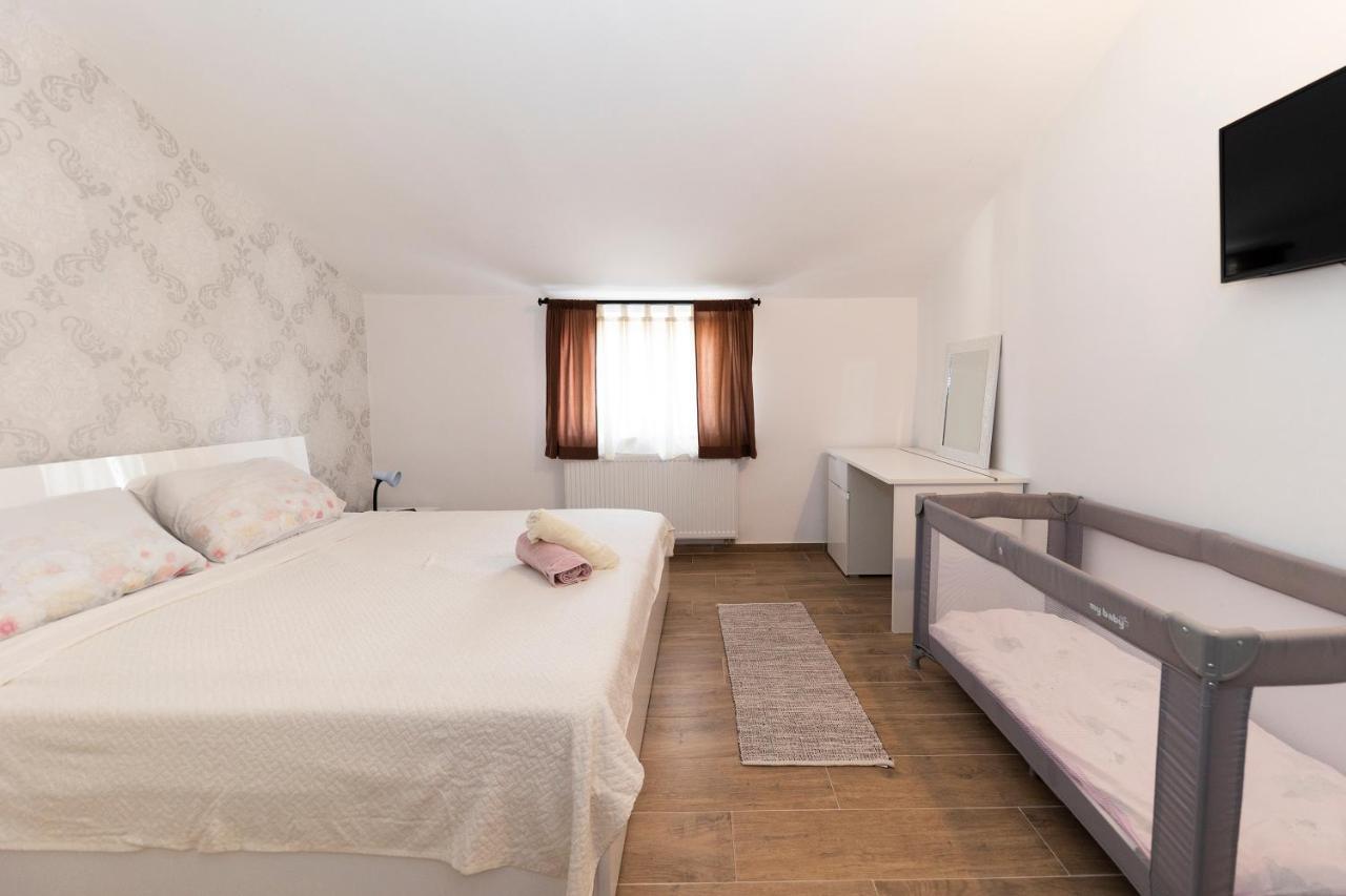 Apartman Lana Biograd Na Moru Eksteriør billede