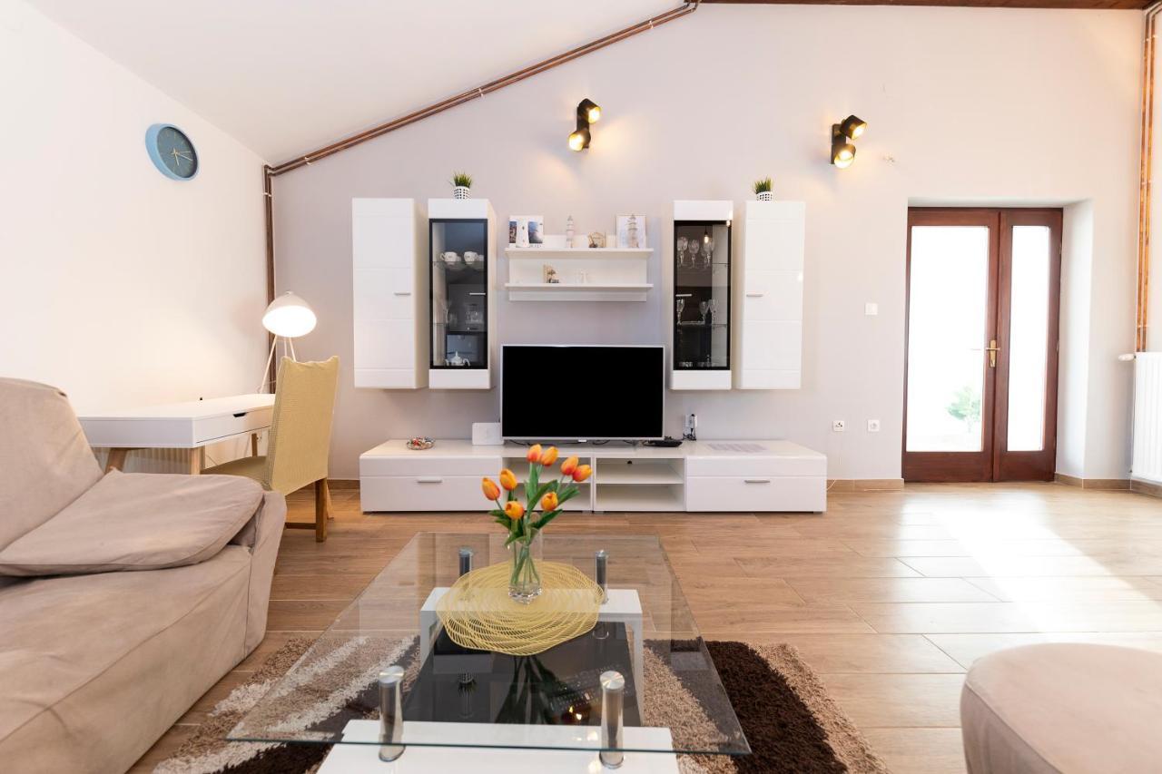 Apartman Lana Biograd Na Moru Eksteriør billede