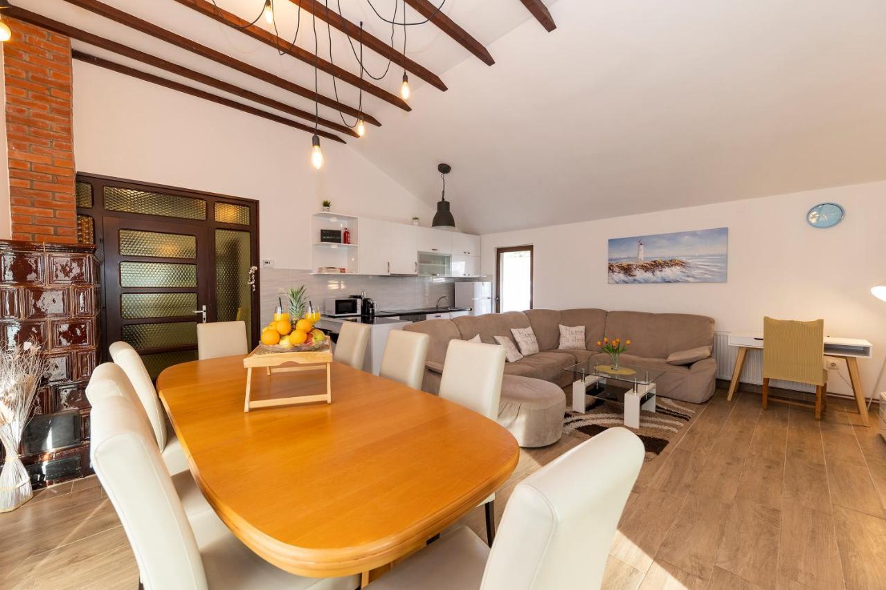 Apartman Lana Biograd Na Moru Eksteriør billede