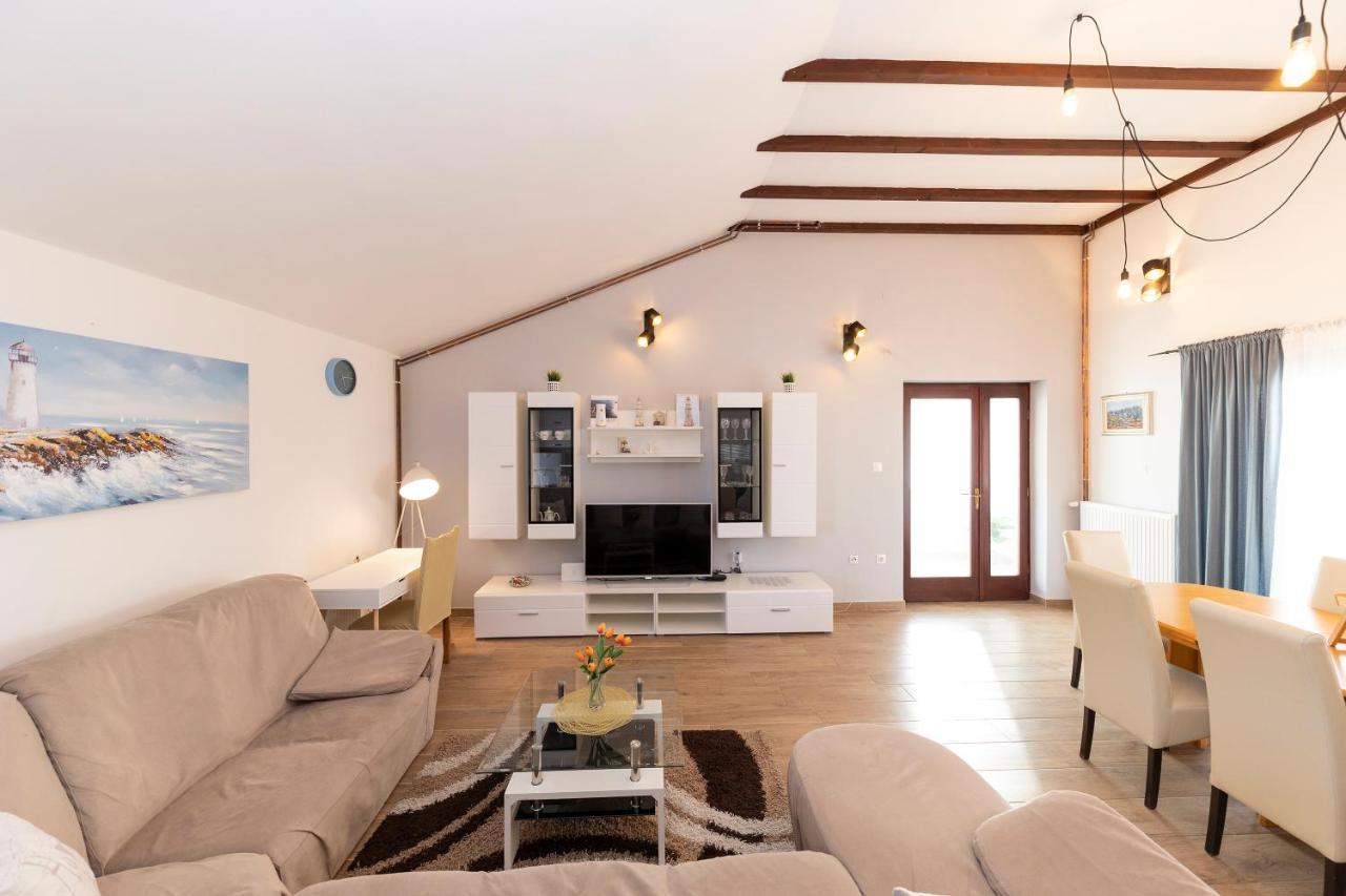 Apartman Lana Biograd Na Moru Eksteriør billede