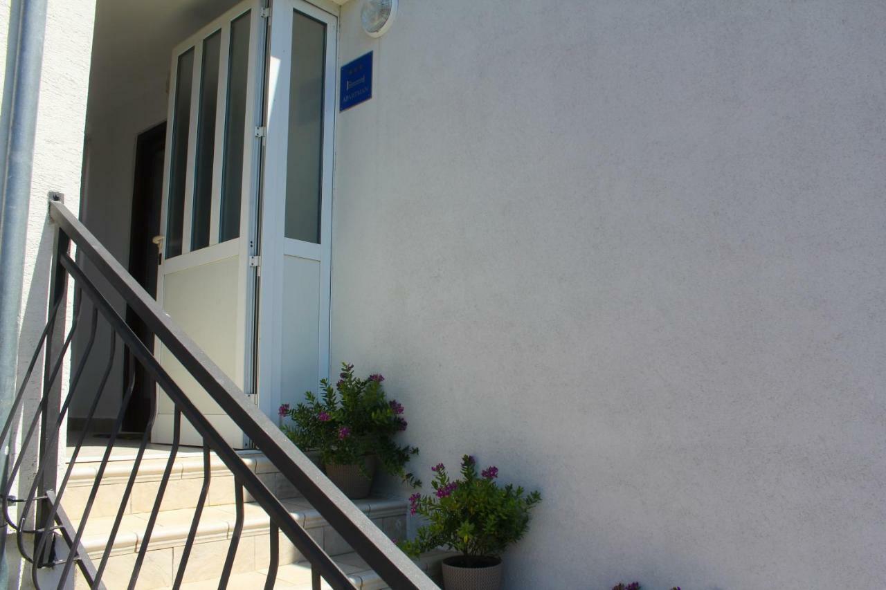 Apartman Lana Biograd Na Moru Eksteriør billede